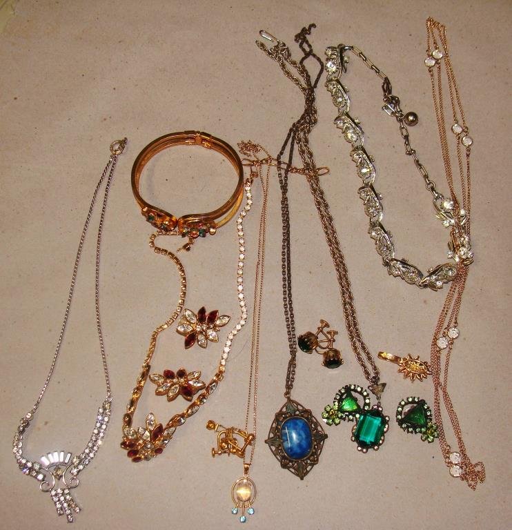 Vintage Rhinestone Jewelry Lot, Weiss Earrings (1 of 3)