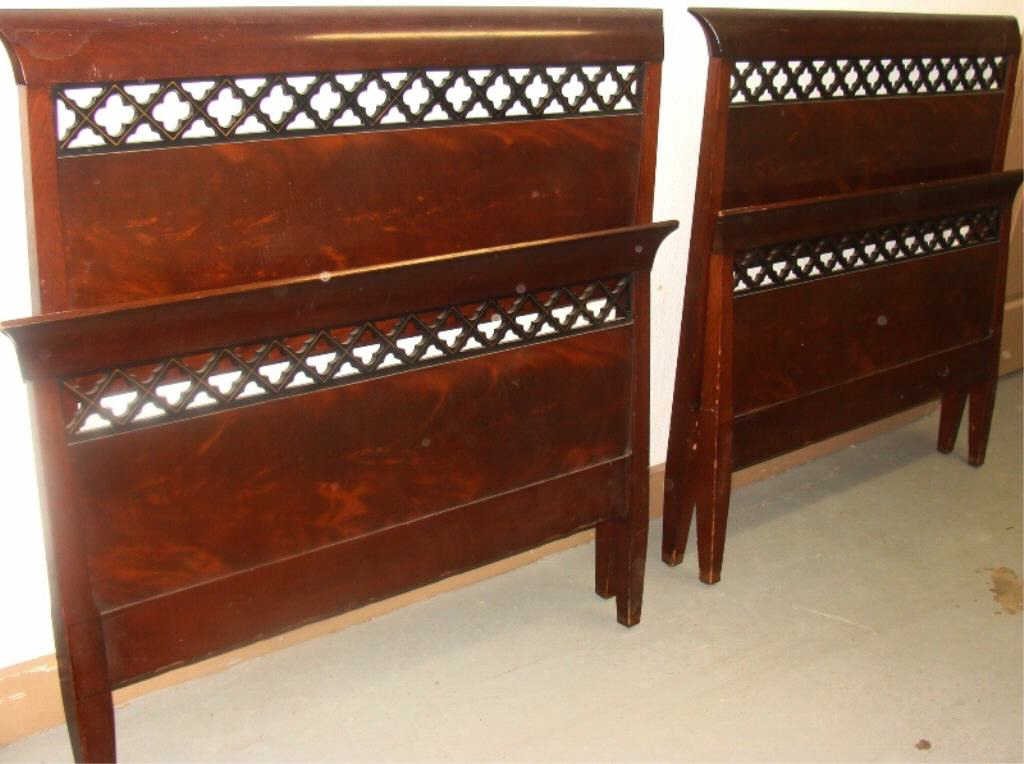 Vintage Pair of Custom Mahogany Twin Beds (1 of 3)