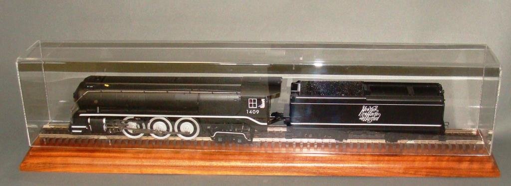 Engine and Coal Car #1409 with Display Case: #1409 Die Cast ,New York New Haven and Hartford Engine and Coal Car, Including tracks, 30" L, tac4