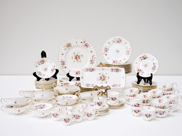 110 Pieces of Marlow Bone China "Minton" Pattern: 110 Pieces of Marlow Bone China, "Minton" Pattern