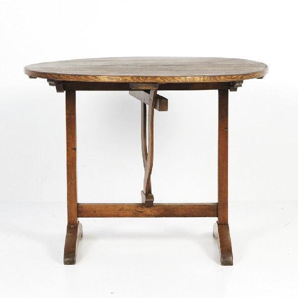Antique Tilt Top Round Oak Table: Antique Tilt Top Round Oak Table Height 27 1/2 in; width 35 in; depth 35 in