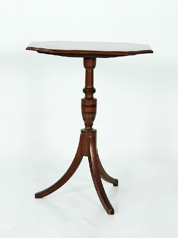 Mahogany Tilt Top Tea Table: Mahogany Tilt Top Tea Table Height 29 in; width 23 in; depth 16
