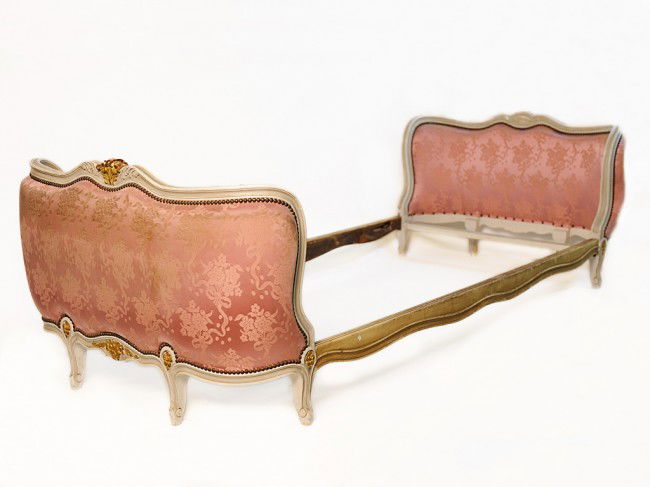 A PAINTED AND UPHOLSTERED FRENCH DAY BED: A PAINTED AND UPHOLSTERED FRENCH DAY BED 57 in Length x 69 in Width