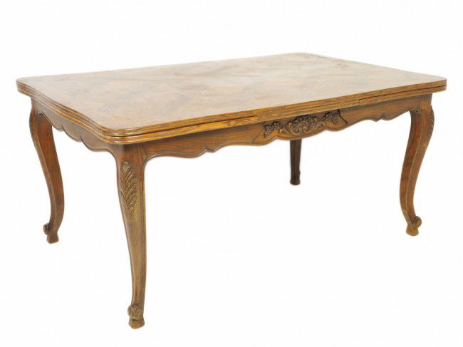 A LOUIS XV OAK DRAW LEAF TABLE: A LOUIS XV OAK DRAW LEAF TABLE 29 x 63 x 41 inches