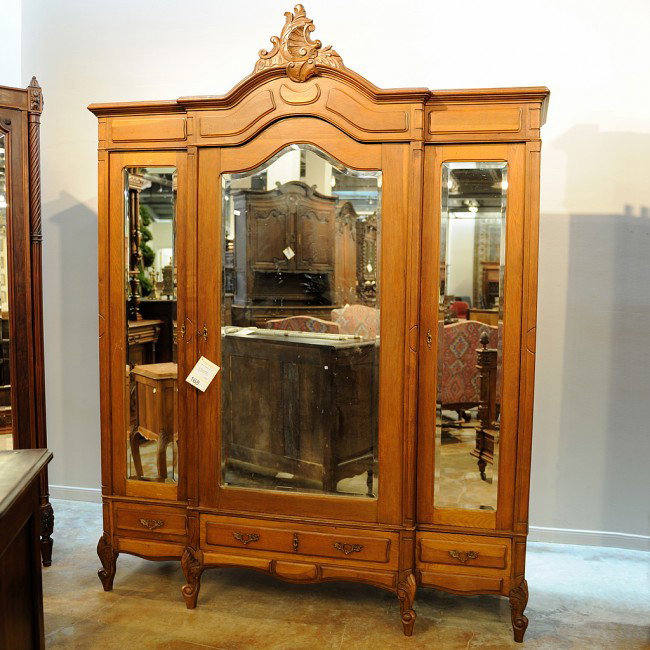 A LOUIS XV OAK ARMOIRE: A LOUIS XV OAK ARMOIRE 94 x 74 x 23 inches