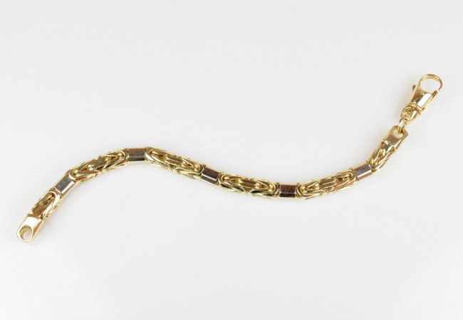 14KT 7.4 MILLIMETER BYZANTINE BOX BRACELET: 14KT 7.4 MILLIMETER BYZANTINE BOX BRACELET Two tone. 9" in length 89.6 grams