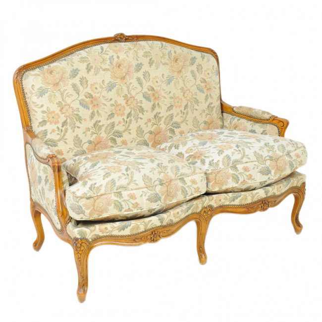 A LOUIS XV WALNUT AND UPHOLSTERED SETTEE: A LOUIS XV WALNUT AND UPHOLSTERED SETTEE 39 x 51 x 21 inches