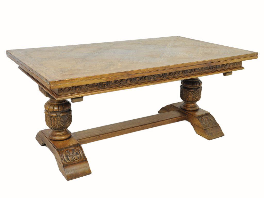 A RENAISSANCE WALNUT DRAW LEAF TABLE: A RENAISSANCE WALNUT DRAW LEAF TABLE parquet top 29 1/2 x 67 x 39 1/2 inches