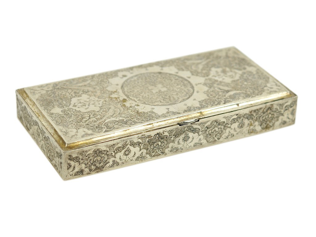 AN ARMENIAN EXQUISITELY ENGRAVED STERLING SILVER BO: AN ARMENIAN EXQUISITELY ENGRAVED STERLING SILVER BOX engraved on both top and sides total weight 11 oz 3/4 x 6 1/4 x 3 1/4 inches