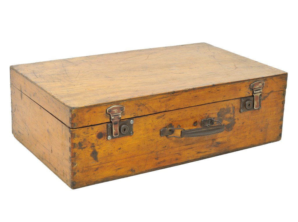 AN ANTIQUE OAK TRUNK, Late 19th-Early 20th Century: AN ANTIQUE OAK TRUNK, Late 19th-Early 20th Century with two latches and metal handle; age wear; scratches 8 x 26 1/2 x 16 inches
