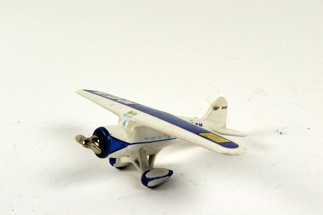 A MODEL "WINNIE MAE OF OKLAHOMA" AIRPLANE DECANTER: A MODEL ""WINNIE MAE OF OKLAHOMA"" AIRPLANE DECANTER 3 x 7 x 10 inches