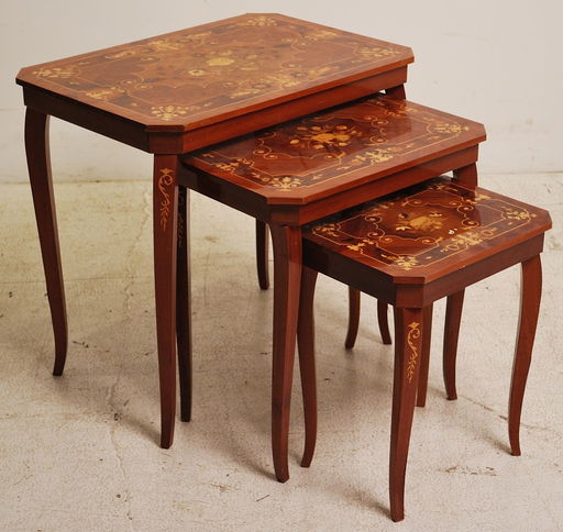 147 A Vintage Trio Of Italian Inlaid Nesting Tables Sep 22 2011 Morton Auctioneers And Appraisers In Tx