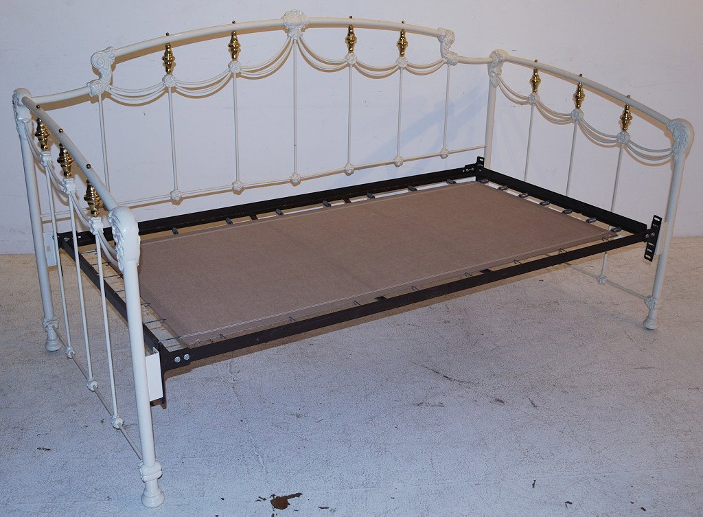 A VINTAGE CREAM PAINTED IRON & BRASS BED: A VINTAGE CREAM PAINTED IRON & BRASS BED 38 x 79 inches