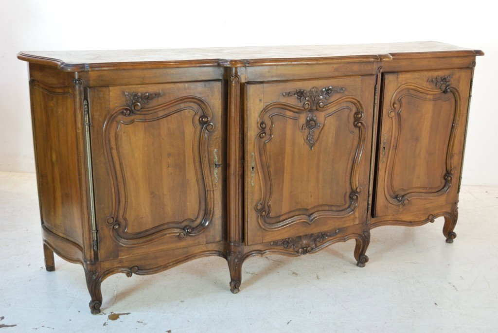 A FRENCH PROVINCIAL STYLE SIDEBOARD: A FRENCH PROVINCIAL STYLE SIDEBOARD 40 x 88 ½ x 24 inches
