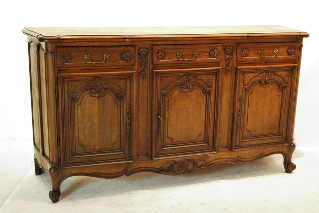A LOUIS XV STYLE BUFFET: A LOUIS XV STYLE BUFFET 29 x 35½ x 35½ inches