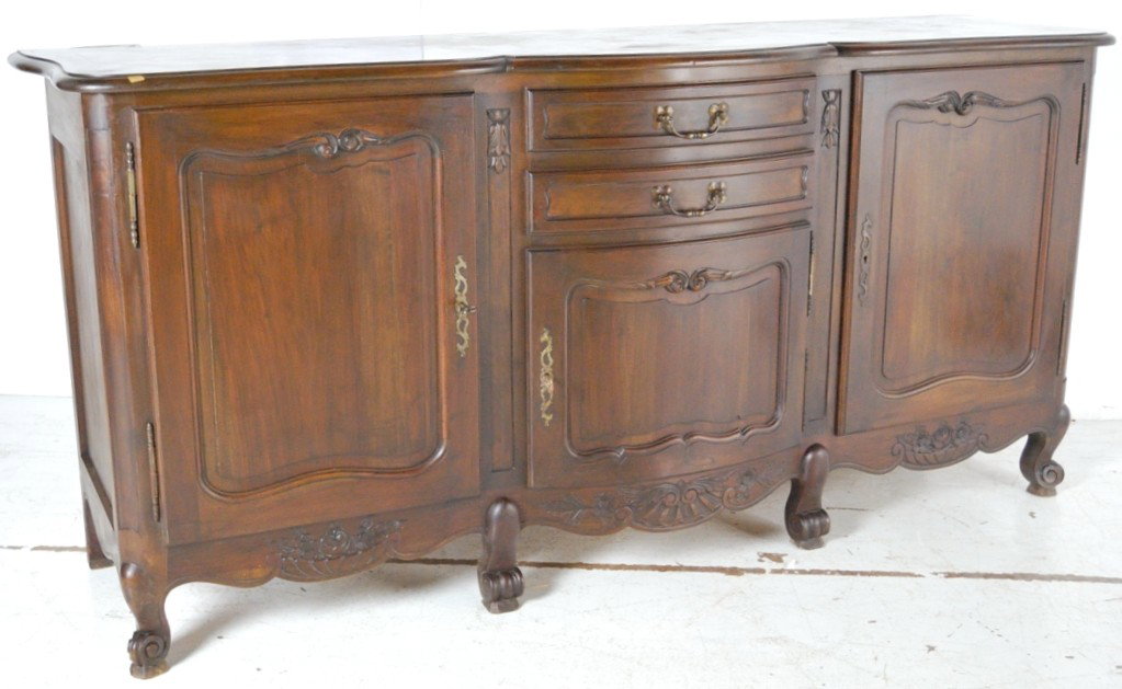 A LOUIS XV BUFFET: A LOUIS XV BUFFET 40 x 84 x 74 inches