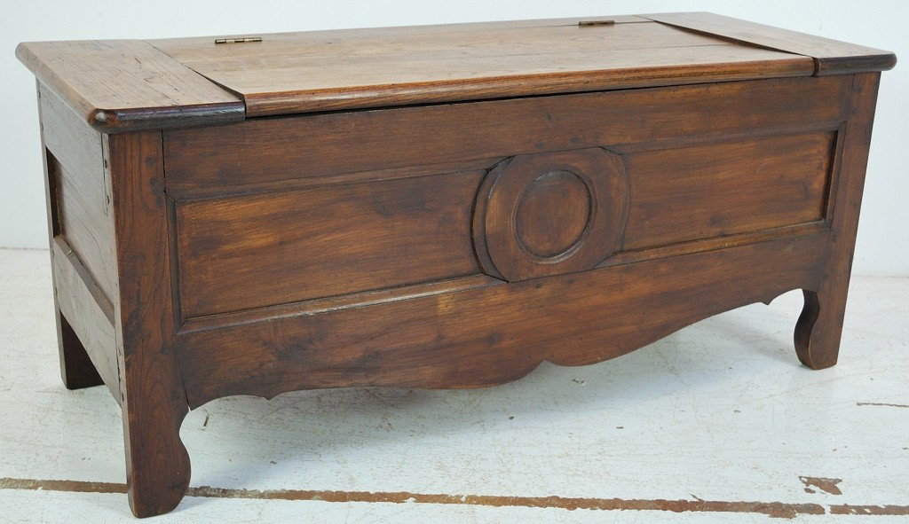 AN OAK TRUNK: AN OAK TRUNK
