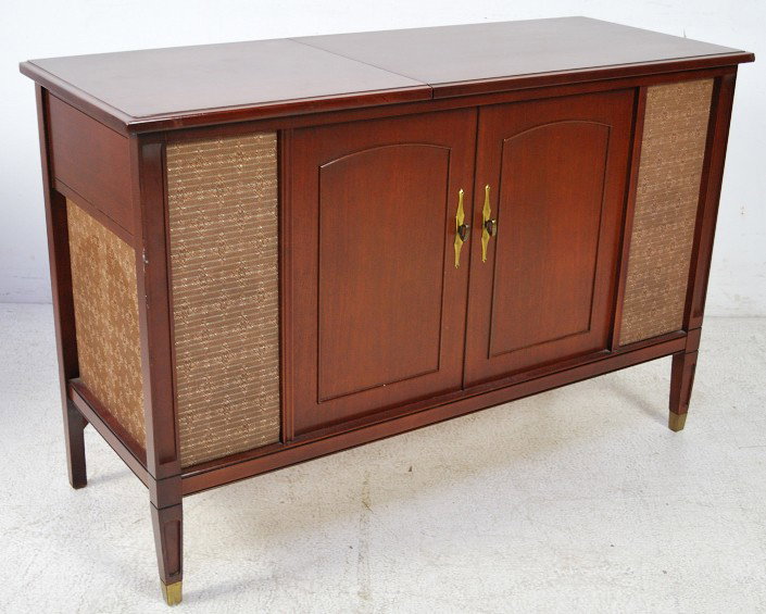 RECORD PLAYER WITH CABINET: RECORD PLAYER WITH CABINET 29 X 44 X 17 inches