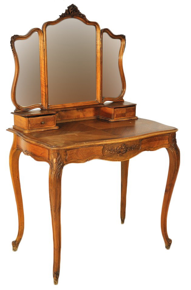 A LATE 19th CENTURY WALNUT DRESSING TABLE IN THE L: A LATE 19th CENTURY WALNUT DRESSING TABLE IN THE LOUIS XV STYLE WITH TRI - FOLD MIRROR 55½ x 35 x 20½ inches