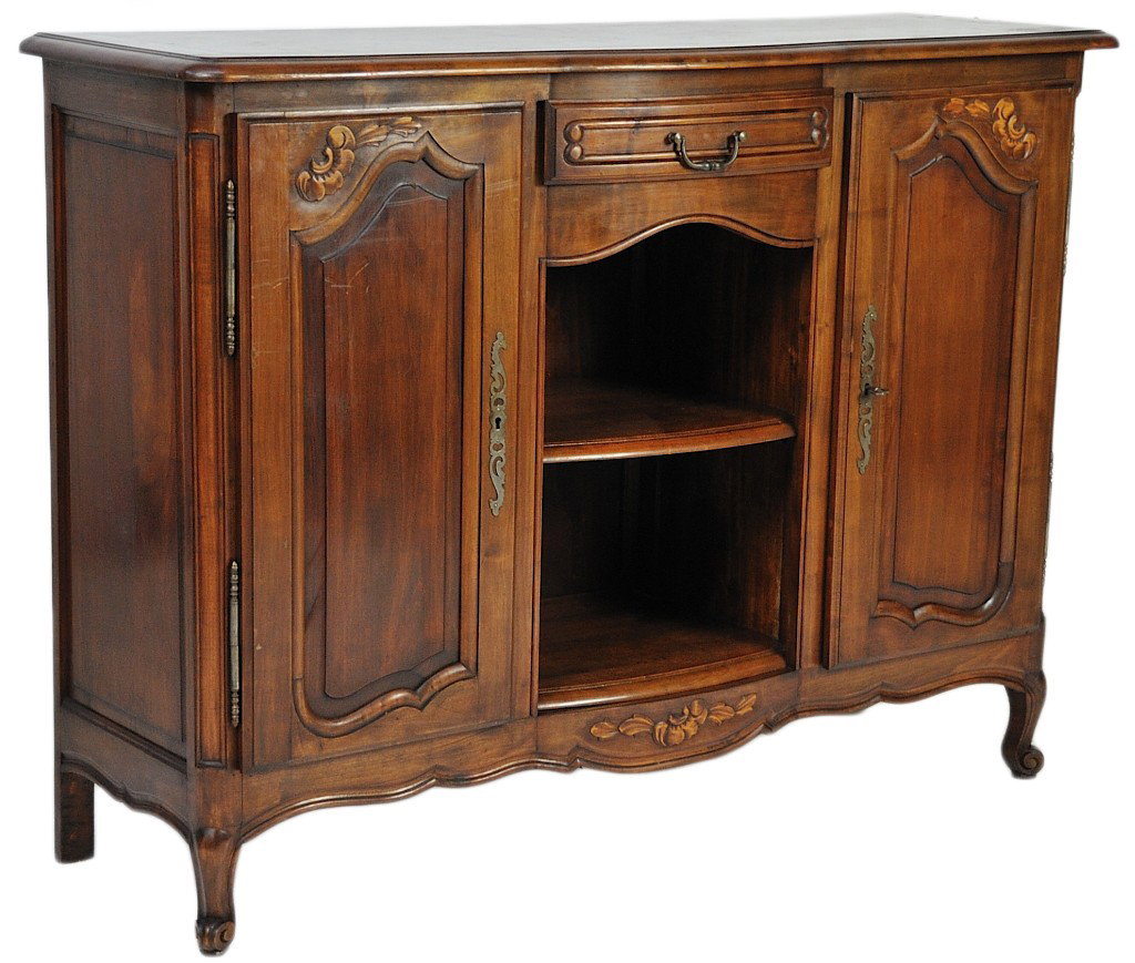 A PETITE LOUIS XV STYLE BUFFET IN WALNUT: A PETITE LOUIS XV STYLE BUFFET IN WALNUT 40 x 53 x 18 inches