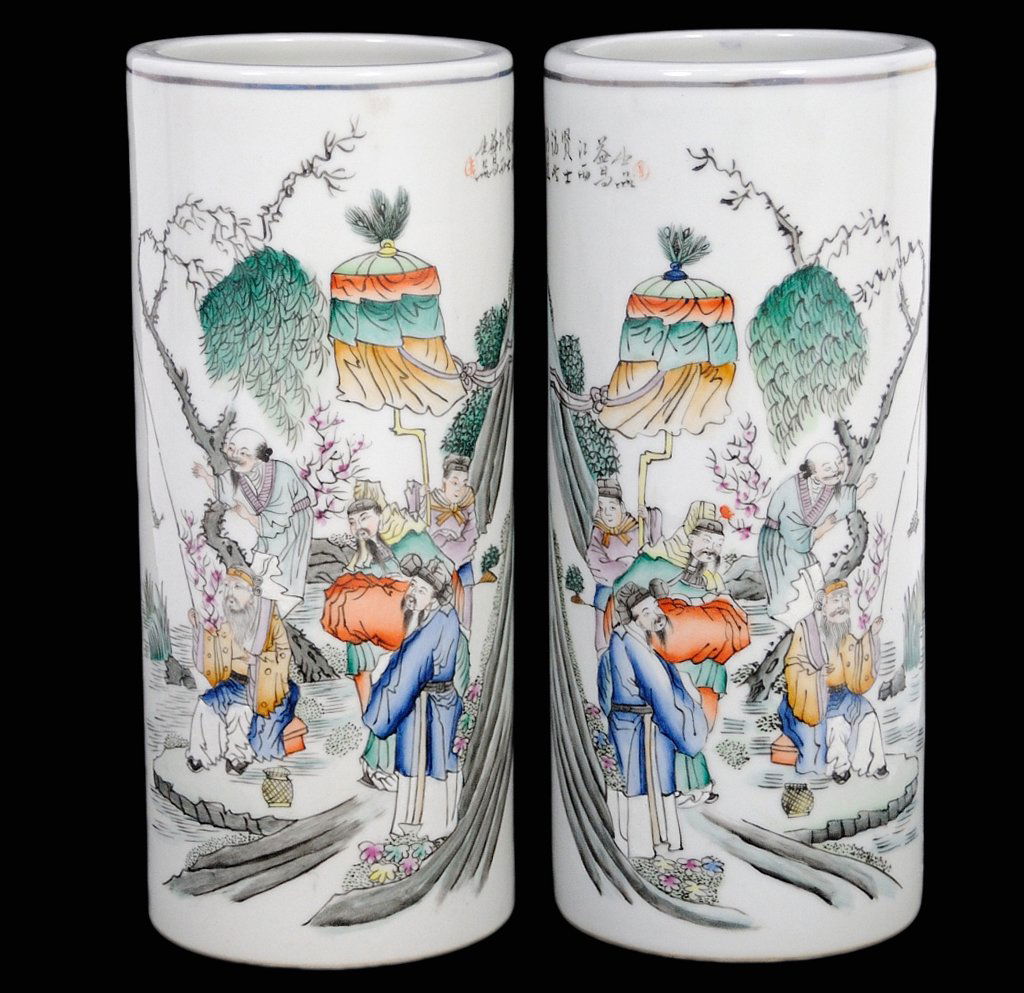 PAIR OF VINTAGE CHINESE PORCELAIN HAT STANDS: PAIR OF VINTAGE CHINESE PORCELAIN HAT STANDS 11 x 5 x 5 inches