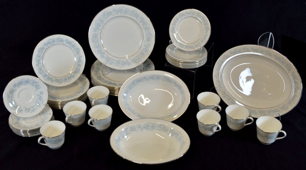 A 42-PIECE SET OF ROYAL DOULTON CHINA DINNERWARE: A 42-PIECE SET OF ROYAL DOULTON CHINA DINNERWARE England, 1971-1983 “Meadow Mist” pattern (H5007), all with maker's stamp on underside. The set consisting of: 8 dinner plates, 8 salad/dessert plat