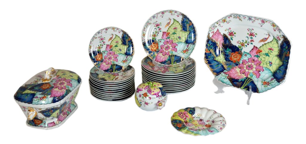 A 28-PIECE SET OF MOTTAHEDEH "TOBACCO LEAF" CHINA: A 28-PIECE SET OF MOTTAHEDEH "TOBACCO LEAF" CHINA Portugal, 1985 on. Portugal, 1985 on. “Tobacco Leaf” pattern, all with maker's stamp on underside; all but gadrooned plate and pomegranate box are