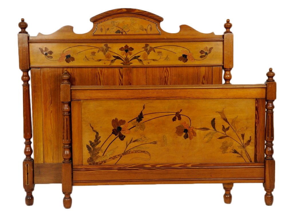COTTAGE STYLE PINE BED WITH FLORAL MARQUETRY: COTTAGE STYLE PINE BED WITH FLORAL MARQUETRY 19th Century Multiple woods have been used to give definition to the floral inlay of this wonderful little cottage style bed. 48 x 51 x 2½ inches