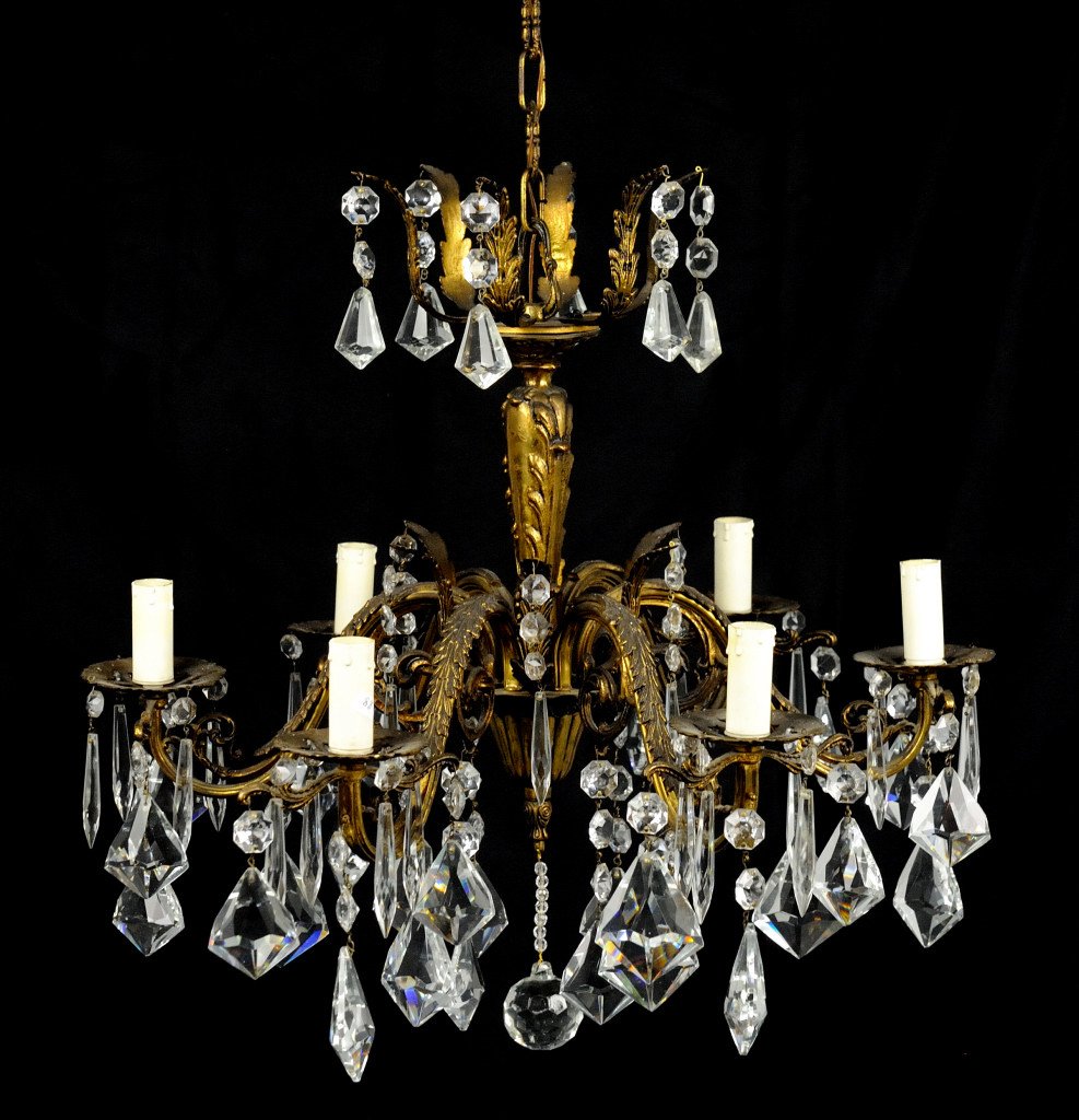 VENETIAN BRONZE AND CRYSTAL 6 LIGHT CHANDELIER: VENETIAN BRONZE AND CRYSTAL 6 LIGHT CHANDELIER Mid 20th Centrury The ornate bronze frame dressed with large and small kite cut crystal prisms hung from hexigon cut beads with spear cut prisms hanging 