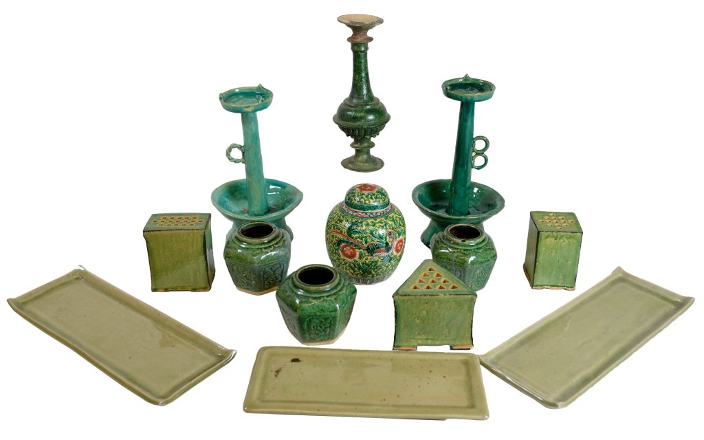 A GROUP OF GLAZED CERAMICS: A GROUP OF GLAZED CERAMICS 20th Century. 13 pieces; The group consisting of: (1) a small Chinese ginger jar decorated with two pheasants, large reddish flowers, and dense green curling foliage against