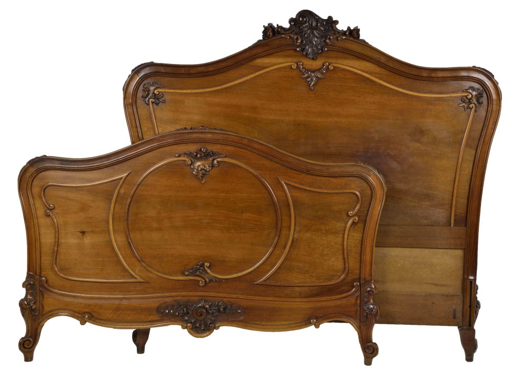 ANTIQUE LOUIS XV STYLE BED: ANTIQUE LOUIS XV STYLE BED Late 19th Century The arching head and foot boards having deeply molded edge trims with applied scrolling mold to create panels within the field of each piece, the head boar