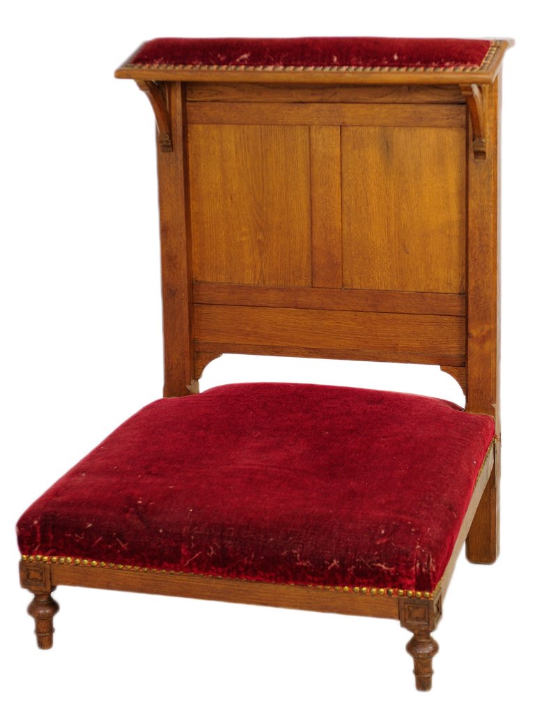ANTIQUE GOTHIC STYLE PRIE DIEU: ANTIQUE GOTHIC STYLE PRIE DIEU Late 19th Century - Early 20th Century, France A large gothic style oak ecclesiastic furniture features bronze nail head trim and cushioned elbow and knee rests, recesse