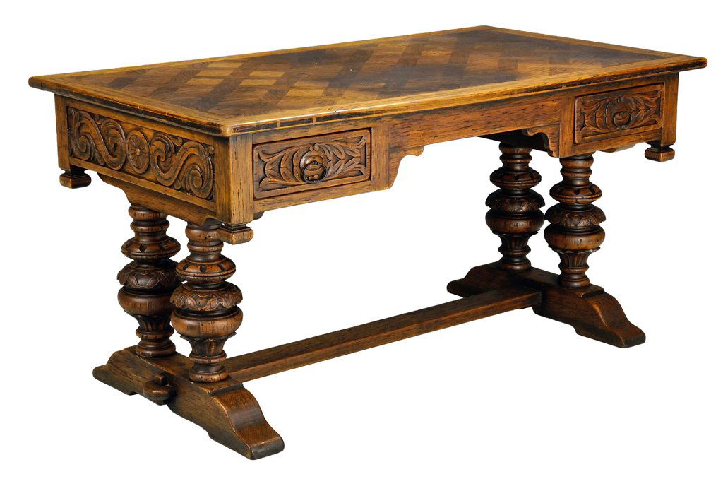 AN ANTIQUE JACOBEAN STYLE PARQUETRY OAK DESK
