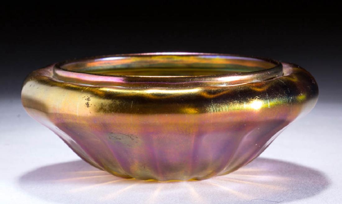 QUEZAL ART GLASS OPEN SALT (1 of 2)