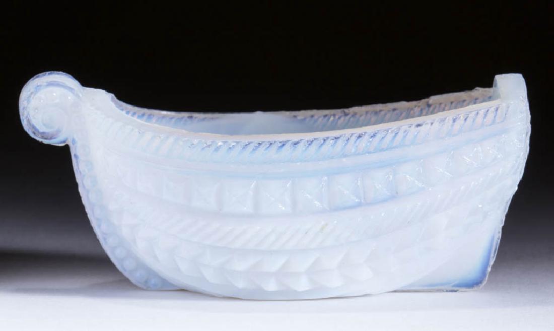 BT-9 BOAT PRESSED OPEN SALT (1 of 1)