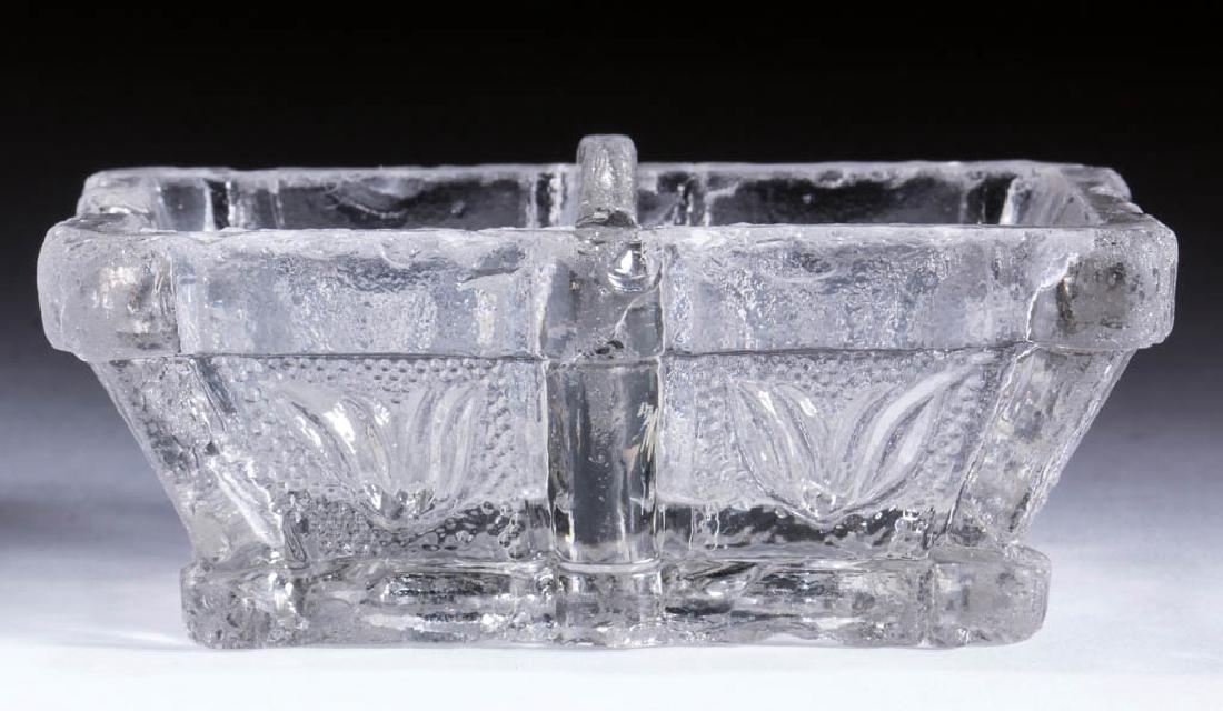 DI-6 TULIP DIVIDED PRESSED OPEN SALT (1 of 1)