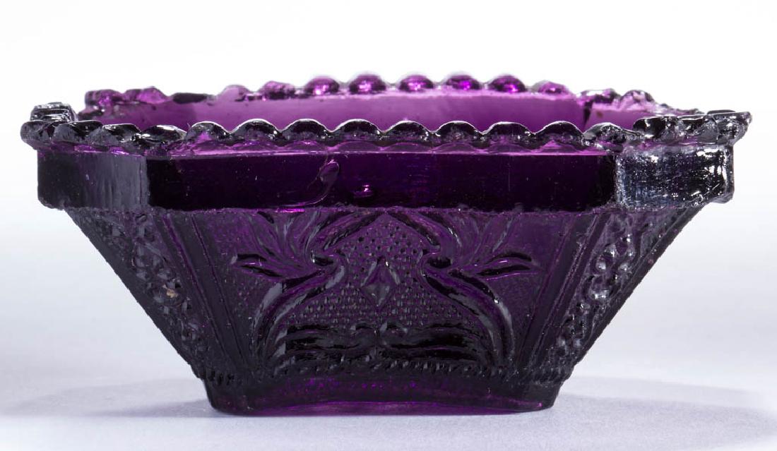 OO-4B PRINCESS FEATHER MEDALLION OBLONG OCTAGON PRESSED (1 of 1)