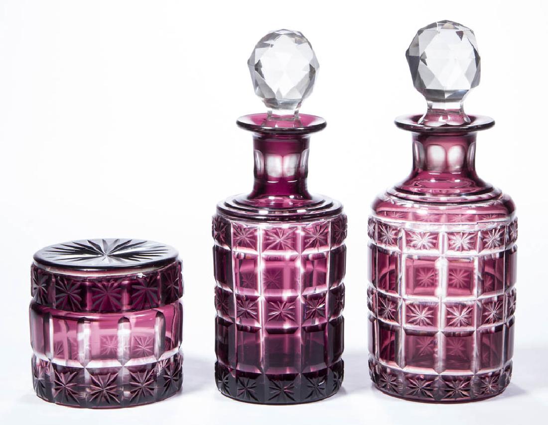 CUT OVERLAY PANEL AND STAR THREE-PIECE DRESSER SET (1 of 1)