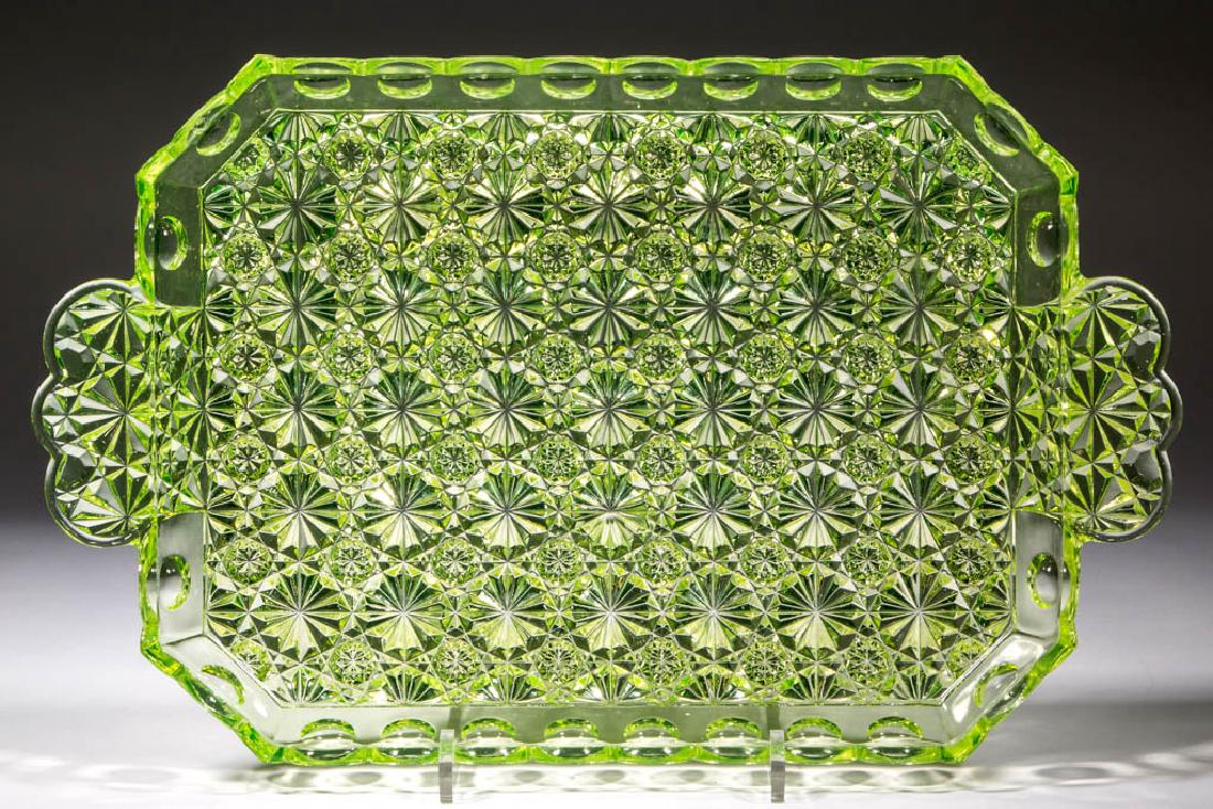 DAISY AND BUTTON WITH THUMBPRINT / ADAMS NO. 86 WATER (1 of 1)