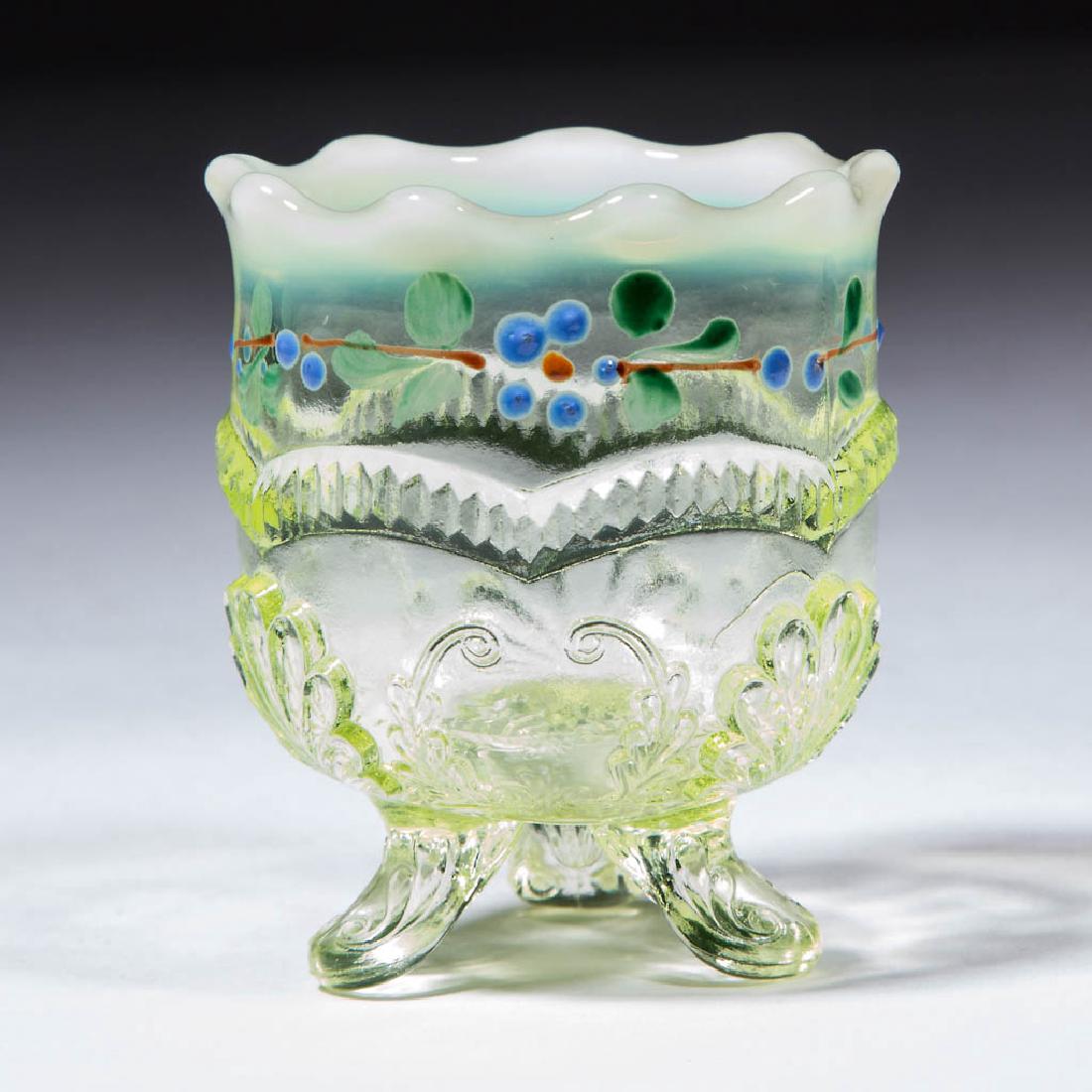 MANILA / WREATH AND SHELL TOOTHPICK HOLDER (1 of 1)