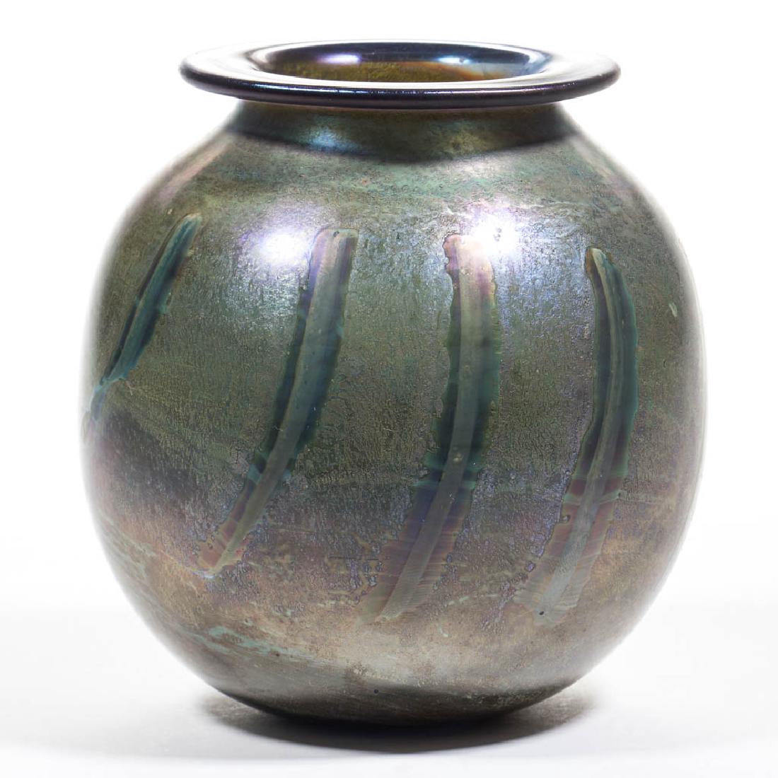 WILLIAM CARLSON STUDIO ART GLASS VASE (1 of 3)