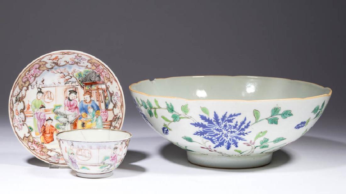 CHINESE EXPORT PORCELAIN ARTICLES, LOT OF THREE (1 of 7)