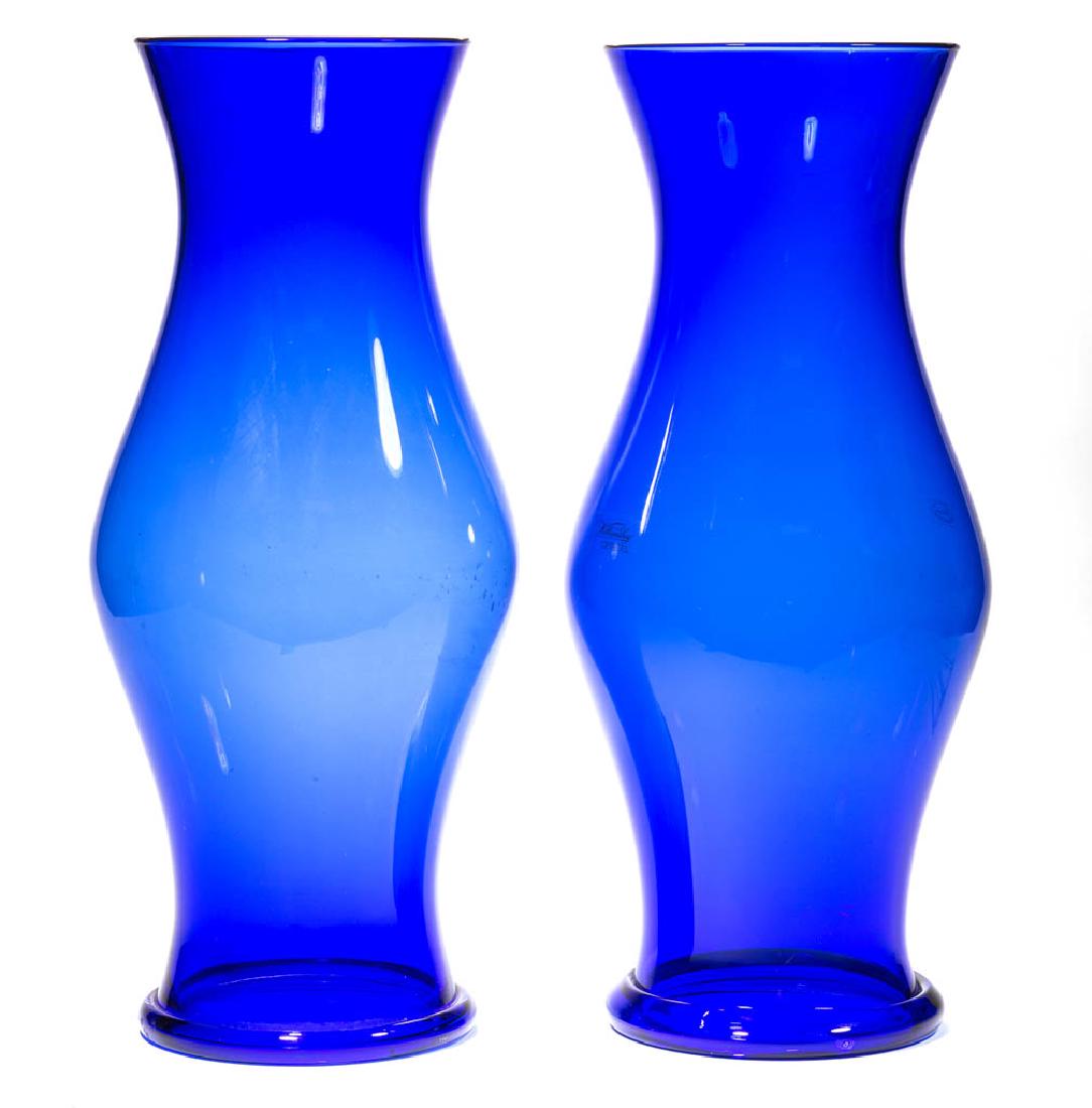 COLONIAL WILLIAMSBURG PAIR OF HURRICANE GLOBES / CANDLE (1 of 1)