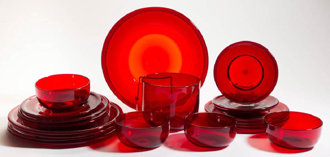 BLENKO GLASS - WINSLOW ANDERSON TABLE ARTICLES, LOT OF (1 of 1)