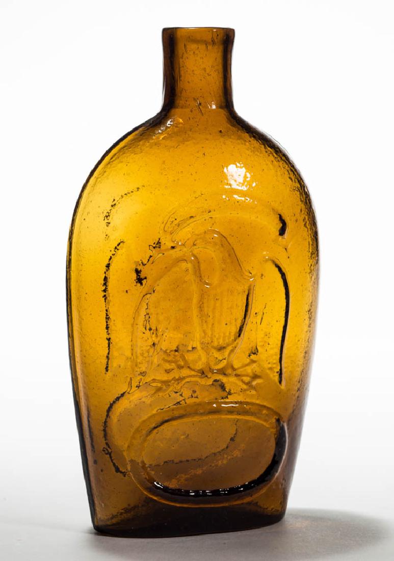 GII-82 EAGLE - EAGLE PICTORIAL / HISTORICAL FLASK (1 of 1)