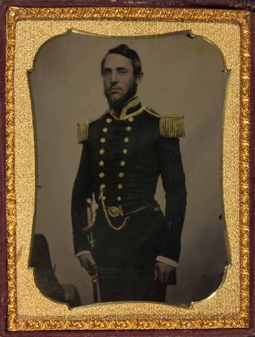 UNION CIVIL WAR SOLDIER QUARTER-PLATE AMBROTYPE (1 of 3)