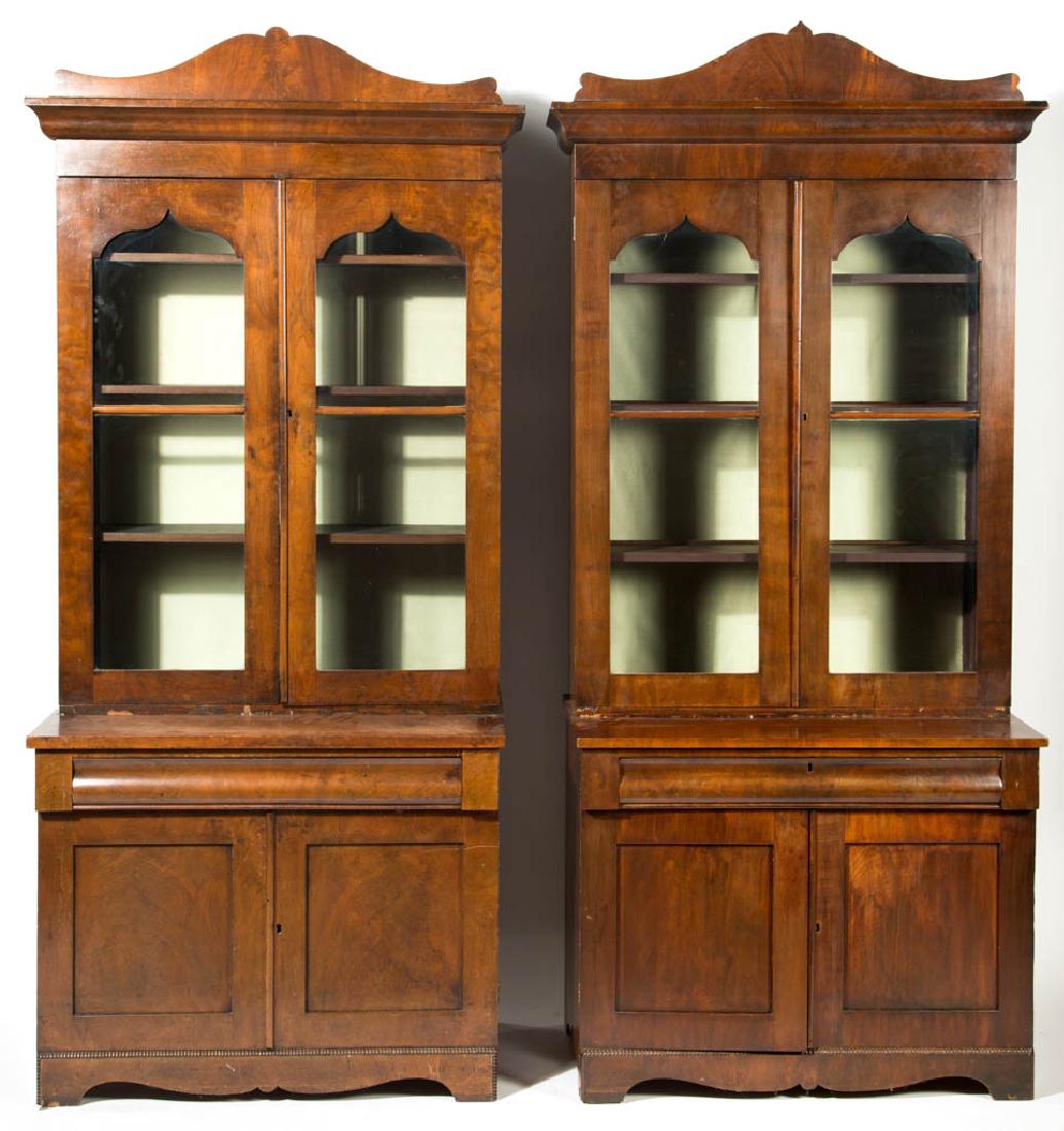 PAIR OF KENTUCKY CLASSICAL MAHOGANY BOOKCASES (1 of 2)