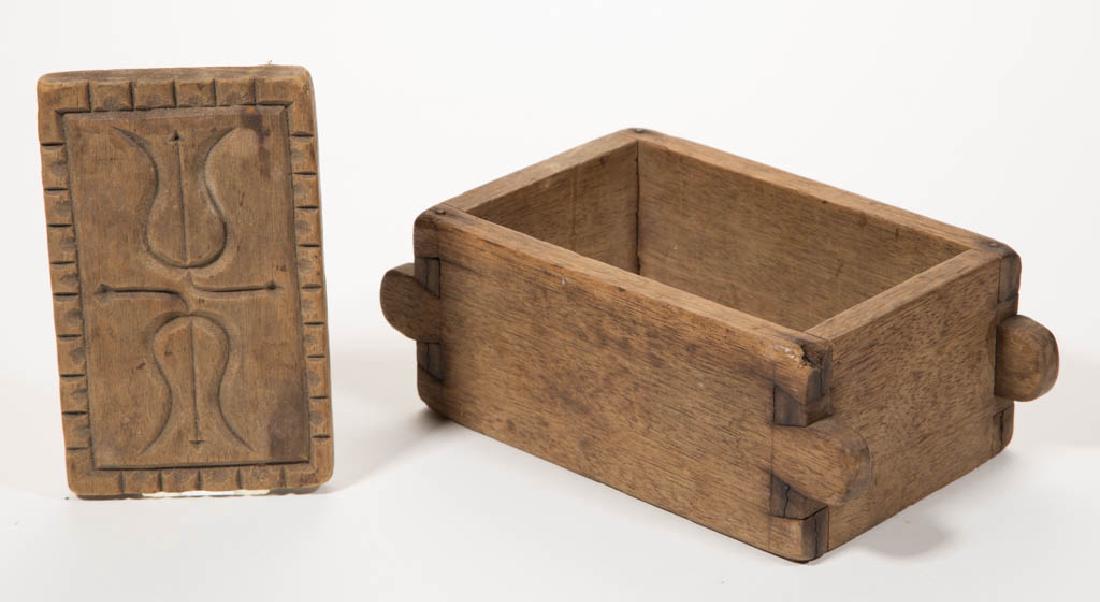 MID-ATLANTIC CARVED WALNUT BUTTER MOLD (1 of 2)