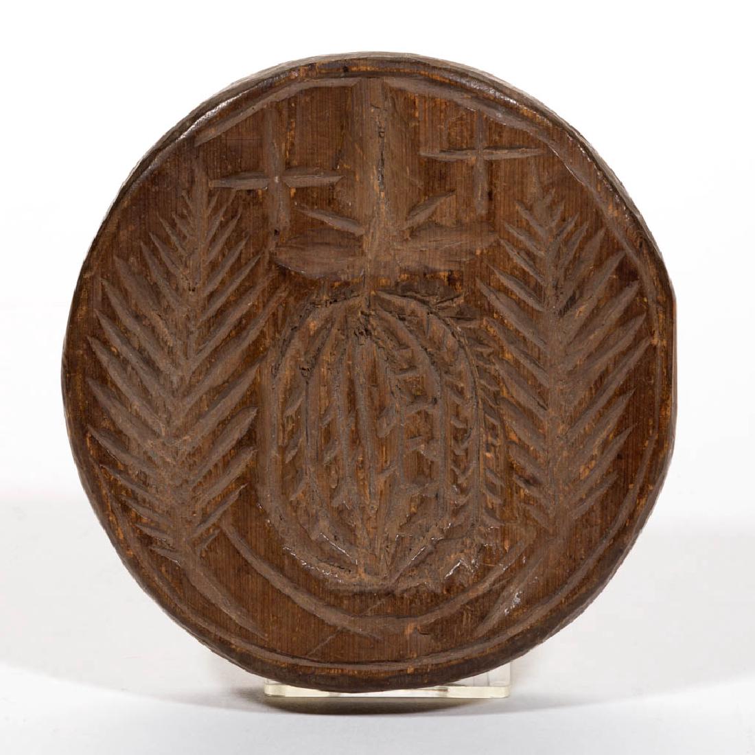 MID-ATLANTIC CARVED TREEN BUTTER PRINT (1 of 2)