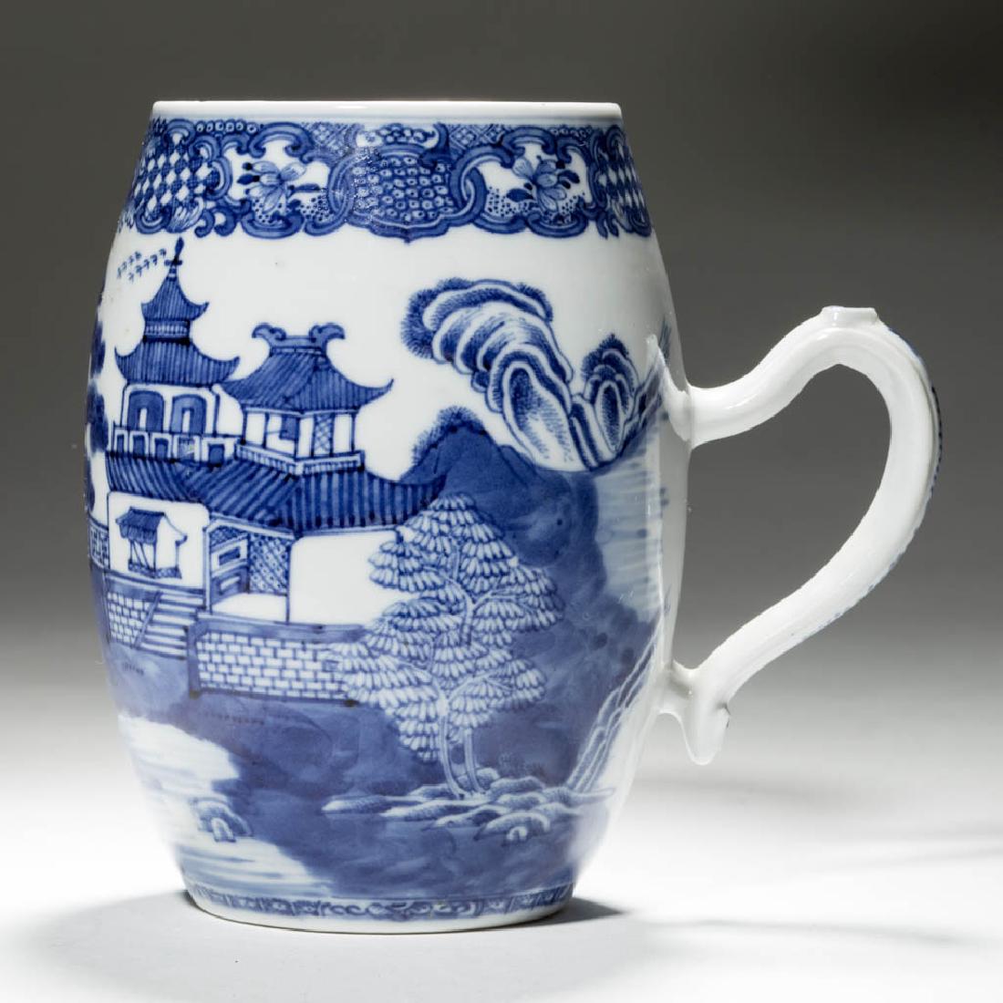 CHINESE EXPORT PORCELAIN MUG (1 of 3)